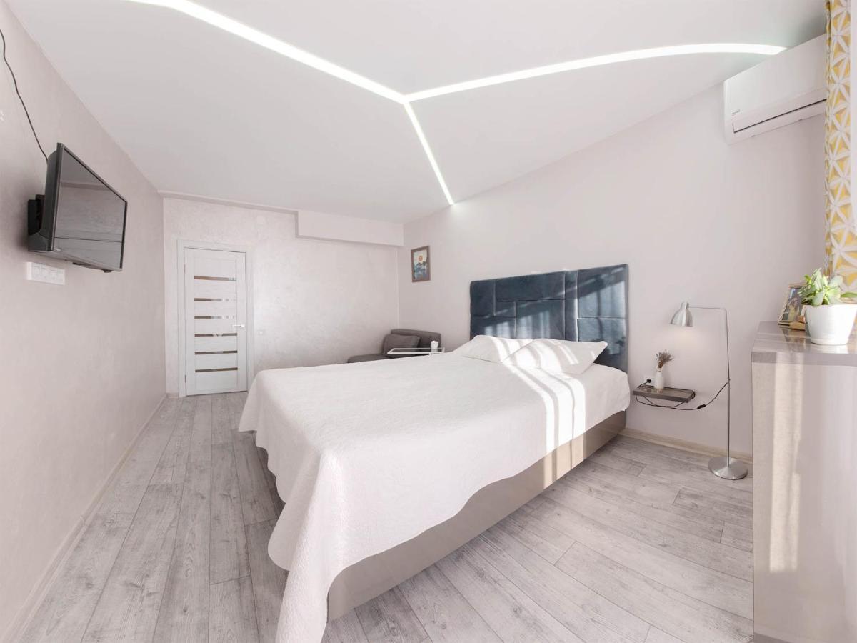 3-room Avalon Apartment Lviv