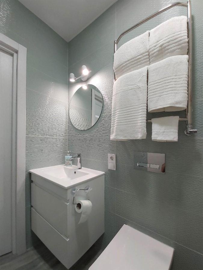 3-room Avalon *