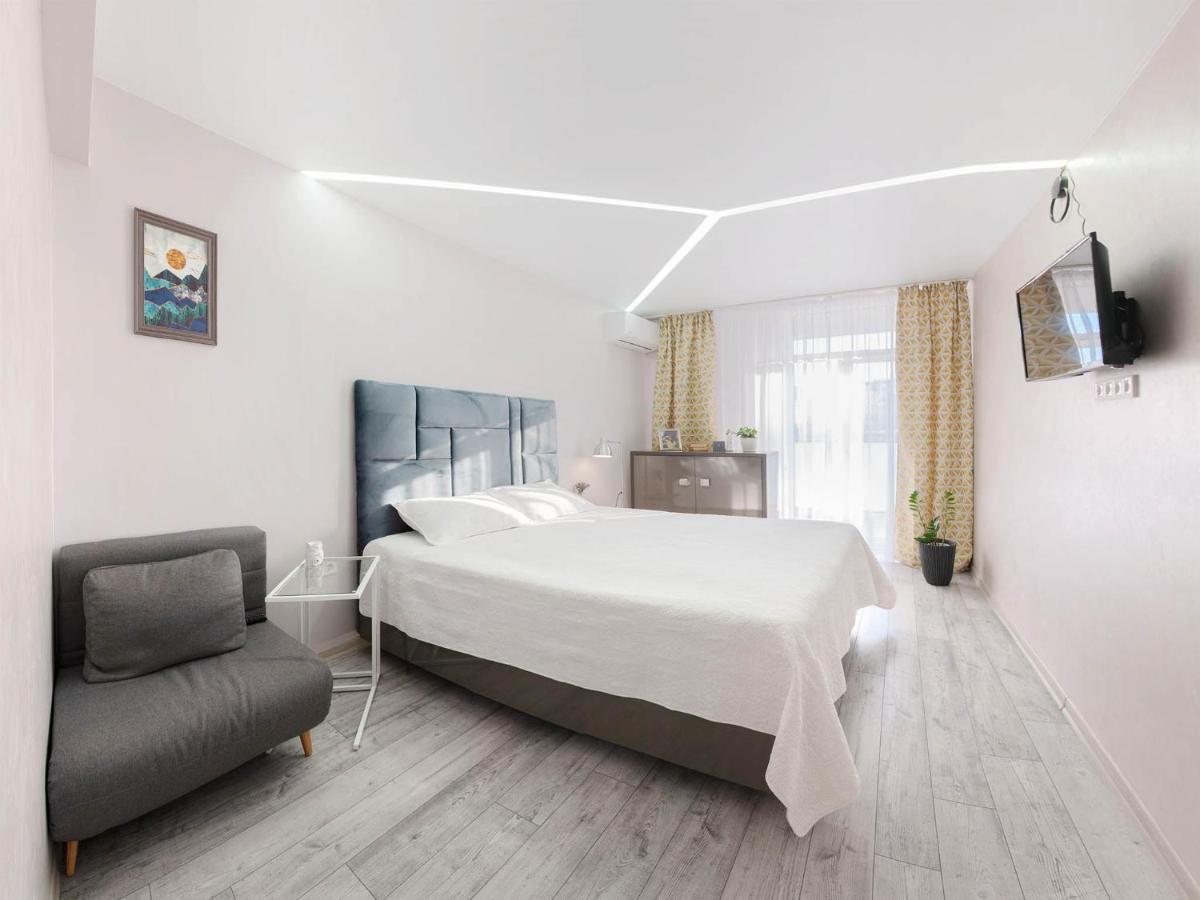 3-room Avalon *
