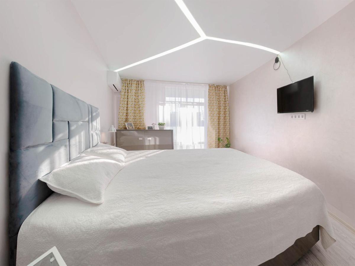 Апартаменты 3-room Avalon *